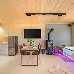 Ferienhaus Jacuzzi Escape Kolobrzeg *