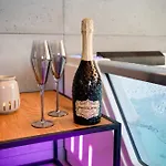 Ferienhaus Jacuzzi Escape Kolobrzeg *