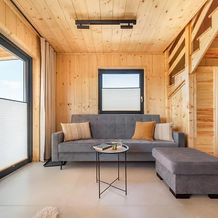 Jacuzzi Escape Kolobrzeg بيت للعطل