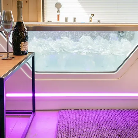 Z Balia Jacuzzi Escape Kolobrzeg *