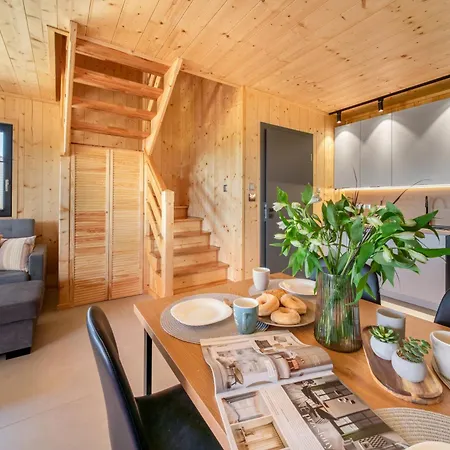 Jacuzzi Escape Kolobrzeg بيت للعطل